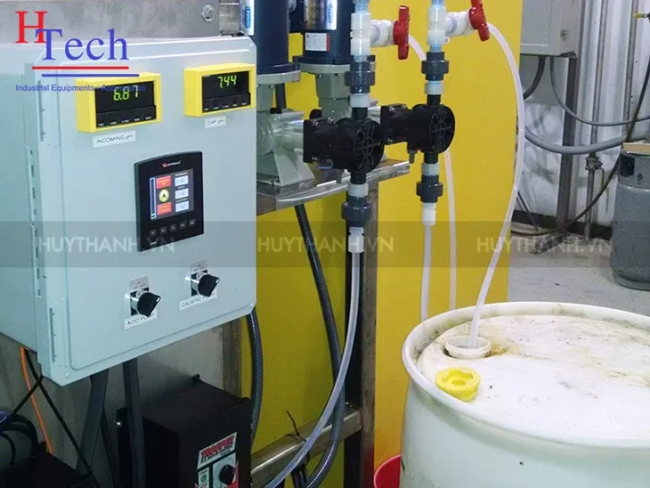 Bơm Định Lượng Hóa Chất Blue White – Giải Pháp Kiểm Soát Lưu Chất Chính Xác 1 Bơm Định Lượng Hóa Chất Blue White – Giải pháp kiểm soát lưu chất chính xác