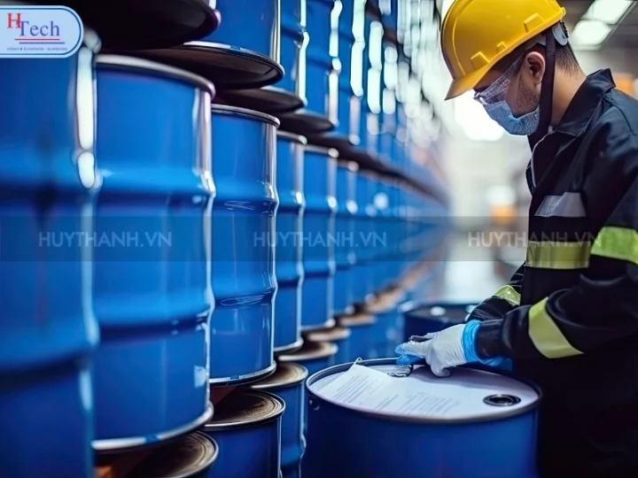 Vai Trò Của Bơm Thùng Phuy Nhựa Trong Hệ Thống Sang Chiết Và Cấp Hóa Chất Công Nghiệp 1 Vai Tro Cua Bom Thung Phuy Nhua Huy Thanh 2